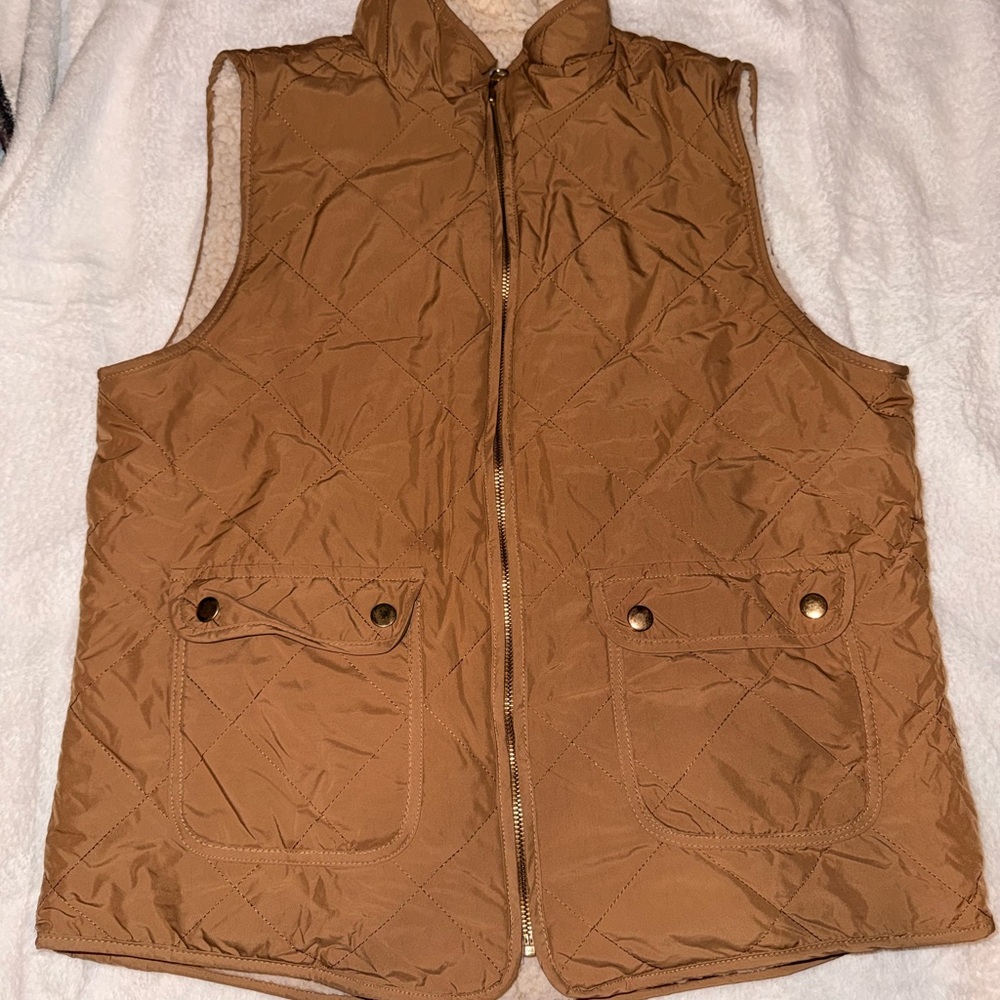 Super cute irreversible Quilted Brown Vest